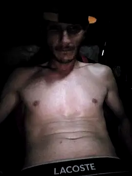 Snapshot of Romance32 chatting on 10/31/25, 04:02 Romance32 online show from 10/31/25, 04:02