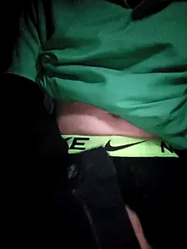 Snapshot of Romance32 chatting on 11/22/25, 11:26 Romance32 online show from 11/22/25, 11:26