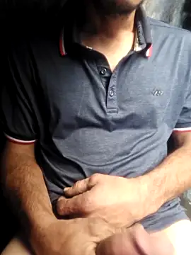 Snapshot of Romance32 chatting on 12/21/25, 04:58 Romance32 online show from 12/21/25, 04:58