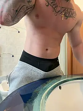 Snapshot of edgarberlanga1312 chatting on 02/25/26, 12:04 edgarberlanga1312 online show from 02/25/26, 12:04