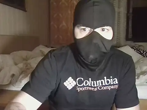 Snapshot of bdsmfreaks12 chatting on 09/18/25, 12:23 bdsmfreaks12 online show from 09/18/25, 12:23