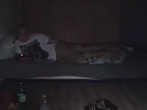 Snapshot of bdsmfreaks12 chatting on 11/20/25, 02:06 bdsmfreaks12 online show from 11/20/25, 02:06