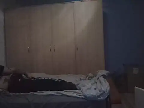 Snapshot of bdsmfreaks12 chatting on 12/05/25, 05:31 bdsmfreaks12 online show from 12/05/25, 05:31