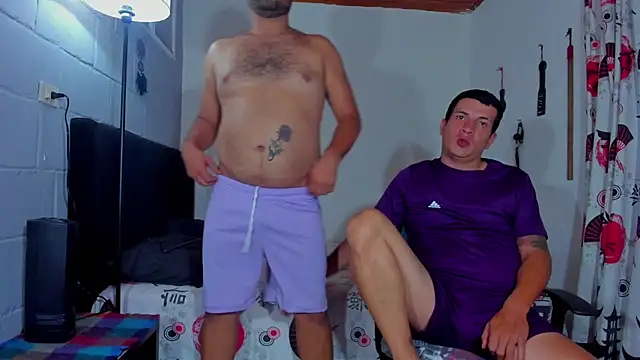 Snapshot of DuoPerverxs chatting on 11/28/25, 04:15 DuoPerverxs online show from 11/28/25, 04:15