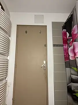 Snapshot of dasilva_elsa21 chatting on 11/03/25, 12:02 dasilva elsa21 online show from 11/03/25, 12:02