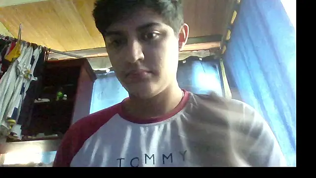 Snapshot of yesitwink_ chatting on 12/18/25, 06:14 yesitwink online show from 12/18/25, 06:14