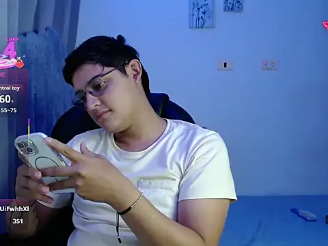 yesitwink  online show from 03/25/26, 02:17