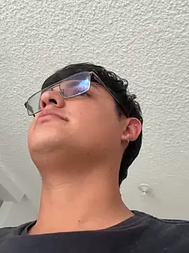 yesitwink  online show from 03/27/26, 09:58