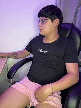 yesitwink  online show from 04/11/26, 03:44