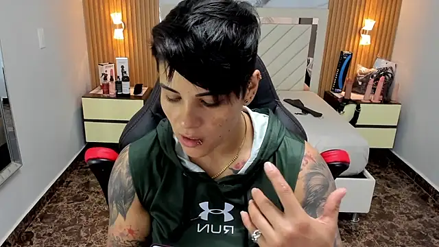 Snapshot of KAROLLJONES1 chatting on 09/11/25, 07:58 KAROLLJONES1 online show from 09/11/25, 07:58