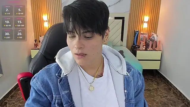 Snapshot of KAROLLJONES1 chatting on 09/23/25, 02:58 KAROLLJONES1 online show from 09/23/25, 02:58