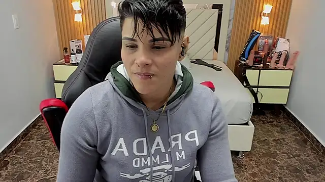 Snapshot of KAROLLJONES1 chatting on 09/29/25, 02:49 KAROLLJONES1 online show from 09/29/25, 02:49