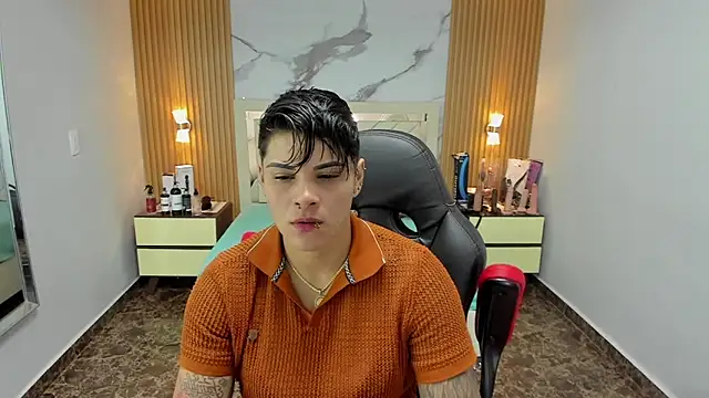 Snapshot of KAROLLJONES1 chatting on 10/09/25, 03:04 KAROLLJONES1 online show from 10/09/25, 03:04