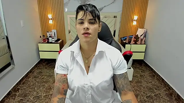 Snapshot of KAROLLJONES1 chatting on 10/11/25, 07:56 KAROLLJONES1 online show from 10/11/25, 07:56