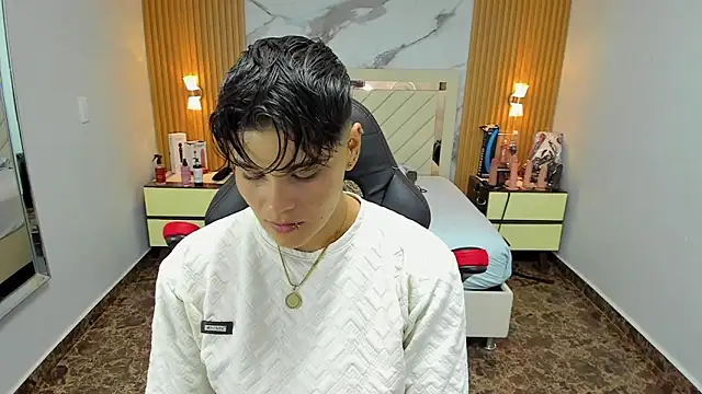 Snapshot of KAROLLJONES1 chatting on 10/23/25, 07:56 KAROLLJONES1 online show from 10/23/25, 07:56