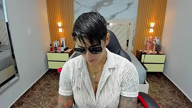 Snapshot of KAROLLJONES1 chatting on 11/20/25, 07:13 KAROLLJONES1 online show from 11/20/25, 07:13