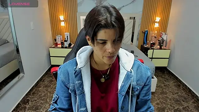 Snapshot of KAROLLJONES1 chatting on 11/21/25, 08:07 KAROLLJONES1 online show from 11/21/25, 08:07