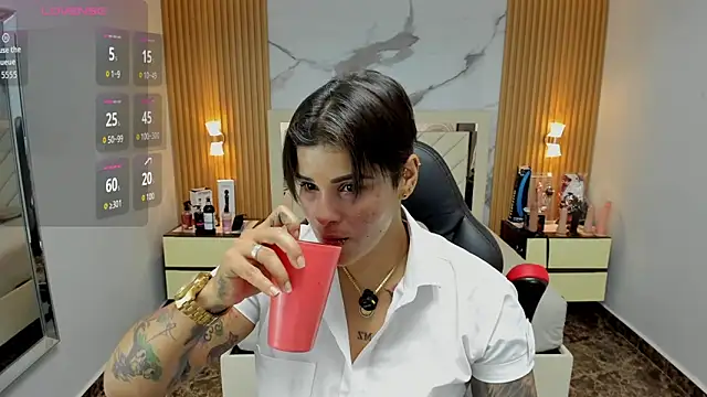 Snapshot of KAROLLJONES1 chatting on 11/26/25, 07:26 KAROLLJONES1 online show from 11/26/25, 07:26