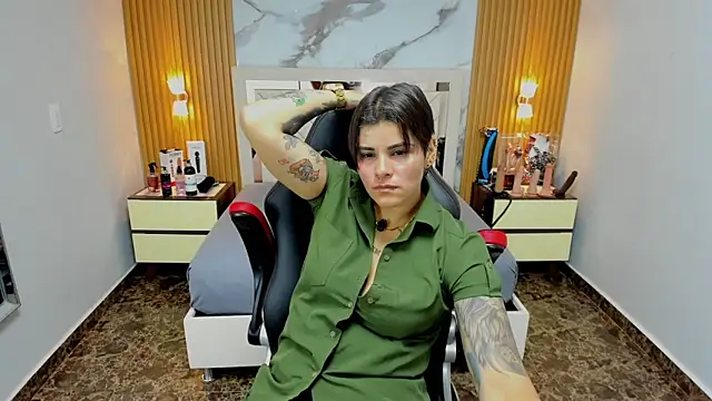 Snapshot of KAROLLJONES1 chatting on 11/29/25, 07:39 KAROLLJONES1 online show from 11/29/25, 07:39