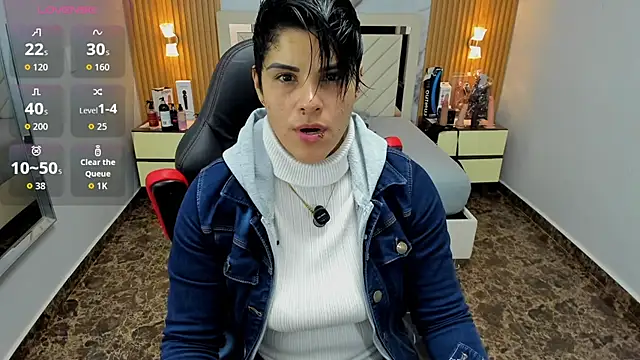 Snapshot of KAROLLJONES1 chatting on 12/16/25, 07:30 KAROLLJONES1 online show from 12/16/25, 07:30