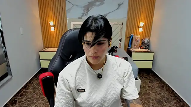 Snapshot of KAROLLJONES1 chatting on 01/05/26, 07:28 KAROLLJONES1 online show from 01/05/26, 07:28