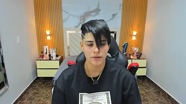 Snapshot of KAROLLJONES1 chatting on 01/08/26, 07:27 KAROLLJONES1 online show from 01/08/26, 07:27