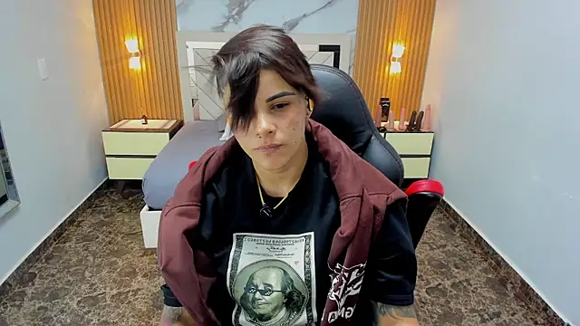 Snapshot of KAROLLJONES1 chatting on 02/09/26, 07:29 KAROLLJONES1 online show from 02/09/26, 07:29