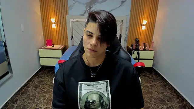 Snapshot of KAROLLJONES1 chatting on 02/12/26, 06:58 KAROLLJONES1 online show from 02/12/26, 06:58