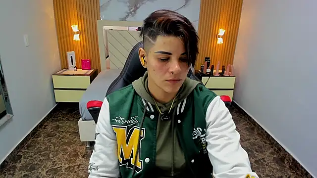 Snapshot of KAROLLJONES1 chatting on 02/13/26, 12:23 KAROLLJONES1 online show from 02/13/26, 12:23