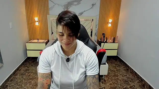 Snapshot of KAROLLJONES1 chatting on 02/17/26, 07:31 KAROLLJONES1 online show from 02/17/26, 07:31