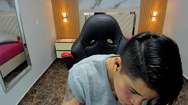 KAROLLJONES1 online show from 03/25/26, 07:31