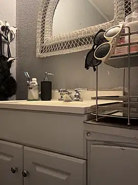 goddessmissmia online show from 09/30/25, 04:34