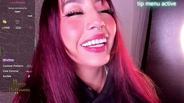 Snapshot of Miss_Charlottet chatting on 10/09/25, 12:41 Miss Charlottet online show from 10/09/25, 12:41