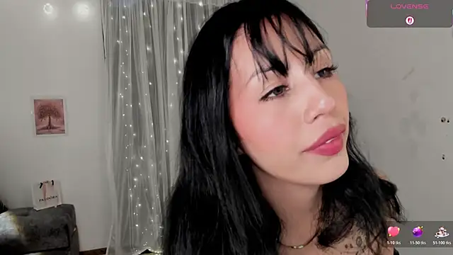 Snapshot of Miss_Charlottet chatting on 11/20/25, 08:08 Miss Charlottet online show from 11/20/25, 08:08