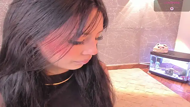 Snapshot of Miss_Charlottet chatting on 12/04/25, 01:48 Miss Charlottet online show from 12/04/25, 01:48