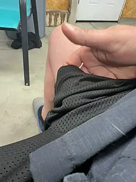 Snapshot of jamesliddick38 chatting on 04/04/26, 12:42 jamesliddick38 online show from 04/04/26, 12:42