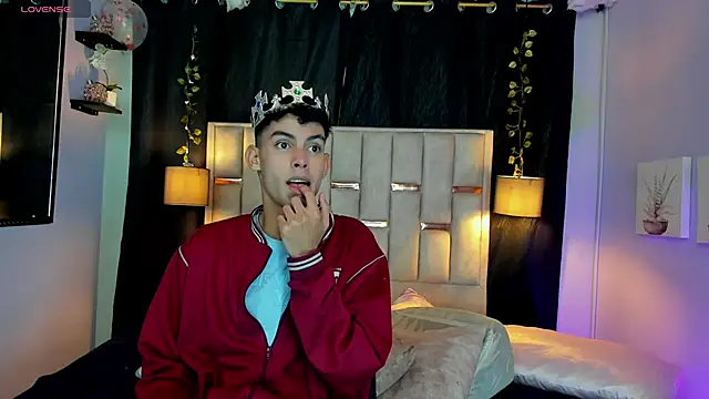 Room 69x online show from 10/11/25, 03:50