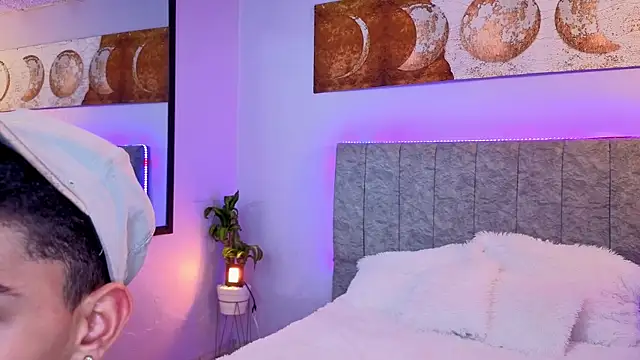 Room 69x online show from 11/27/25, 03:19