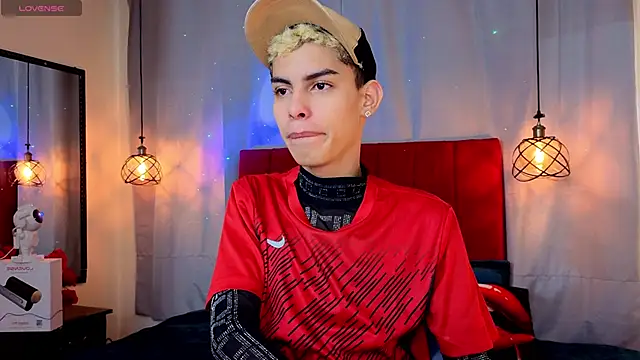 Room 69x online show from 03/09/26, 12:09