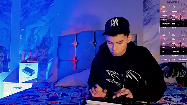 Room 69x online show from 06/02/26, 12:29