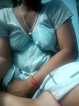 Snapshot of satisfiedgirl4 chatting on 10/15/25, 11:05 satisfiedgirl4 online show from 10/15/25, 11:05