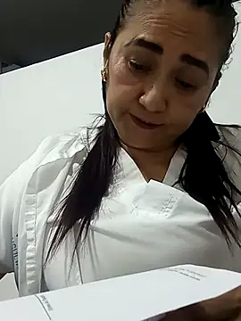 Snapshot of linda_luna29 chatting on 11/13/25, 11:25 linda luna29 online show from 11/13/25, 11:25