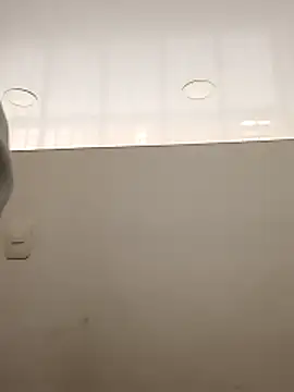 Snapshot of linda_luna29 chatting on 11/15/25, 04:58 linda luna29 online show from 11/15/25, 04:58