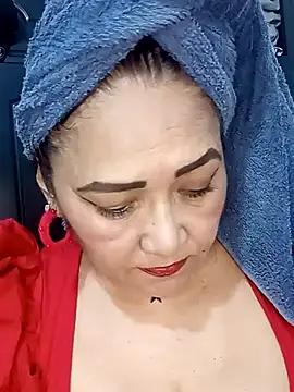 Snapshot of linda_luna29 chatting on 11/30/25, 04:16 linda luna29 online show from 11/30/25, 04:16