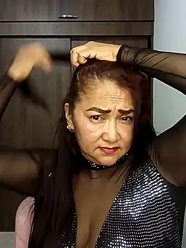 Snapshot of linda_luna29 chatting on 12/14/25, 07:36 linda luna29 online show from 12/14/25, 07:36