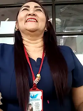 Snapshot of linda_luna29 chatting on 12/17/25, 08:59 linda luna29 online show from 12/17/25, 08:59