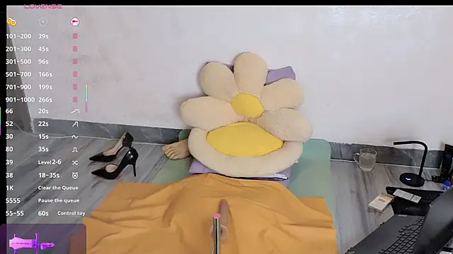 Snapshot of Solsken_ chatting on 09/16/25, 10:49 Solsken online show from 09/16/25, 10:49