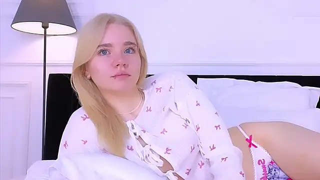 ANNABELLE LU online show from 10/18/25, 02:25