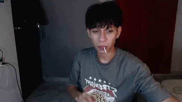 Snapshot of sung_yol chatting on 10/12/25, 06:45 sung yol online show from 10/12/25, 06:45