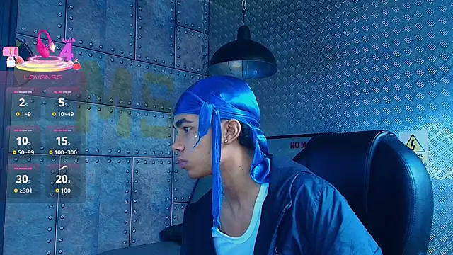 Snapshot of AlanCutee chatting on 10/25/25, 01:07 AlanCutee online show from 10/25/25, 01:07